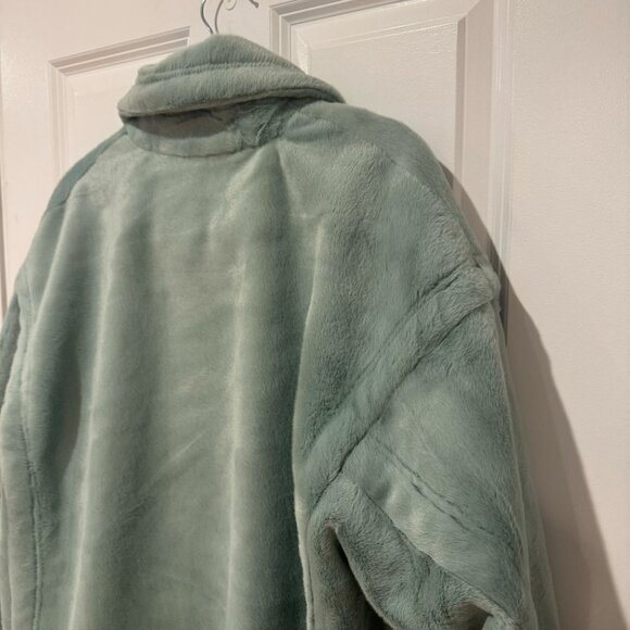 Noize Estelle Women's Pea Coat faux fur in Sage Green - Picture 10 of 13